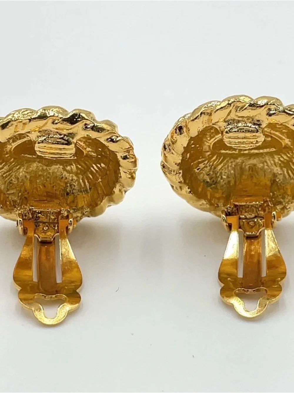 CHANEL🌟Gold Interlocking CC Rope-Trim Button Earrings W/Chanel box &bag